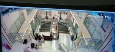 湖北商场吃瓜事件视频,一场引发热议的公共冲突瞬间